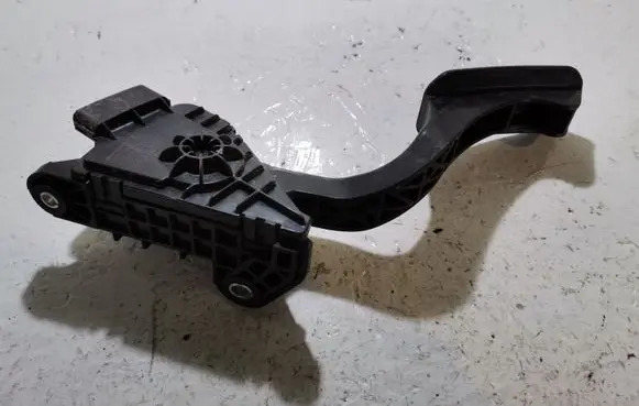 Lexus RX 330 - 350 - 400H Accelerator throttle pedal 7812048090