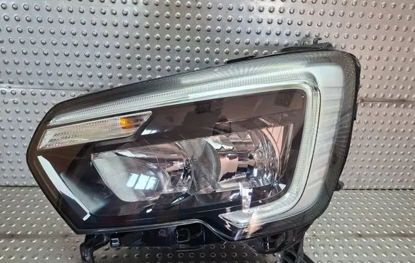 Renault Master III Headlight/headlamp S26337825 260607867R