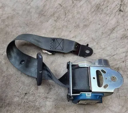 Hyundai Santa Fe Middle seatbelt (rear) 898102B010