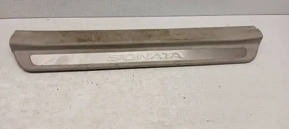 Hyundai Sonata Front sill trim cover 858713K100