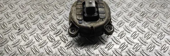 Engine mount bracket