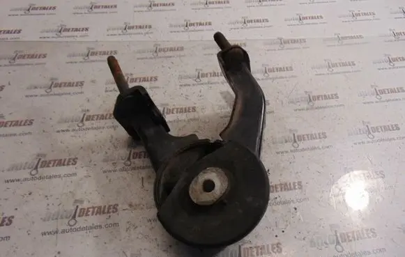 Toyota Corolla Verso AR10 Engine mount bracket