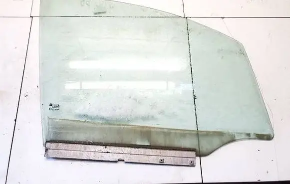 Opel Zafira A Front door window glass four-door as2