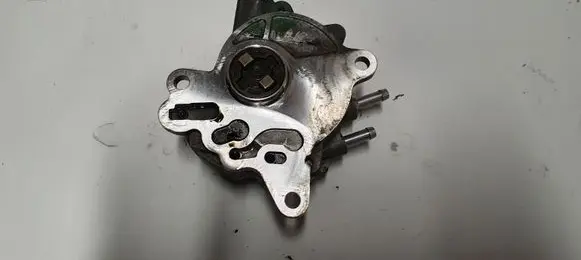 Volkswagen PASSAT B6 Vacuum pump 03G145209