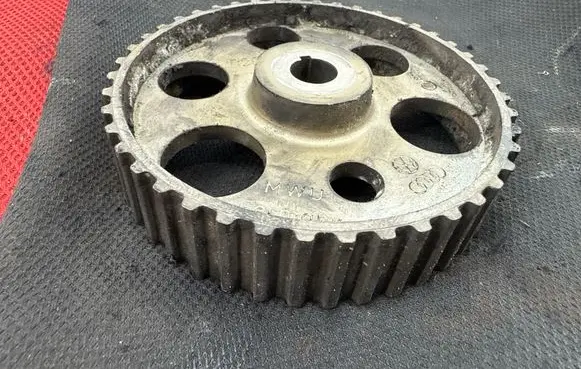 Volkswagen Polo III 6N 6N2 6NF Fuel pump gear (pulley) 028130111A