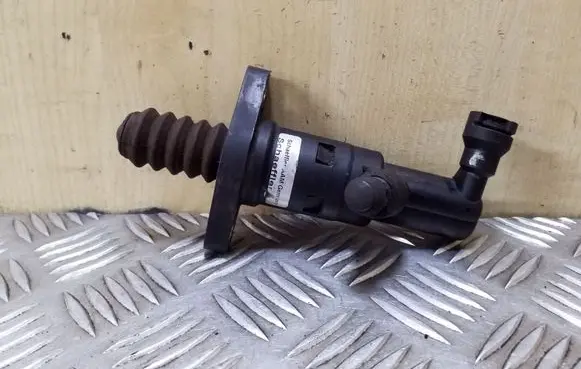 Volkswagen PASSAT B7 Clutch slave cylinder 6283000047