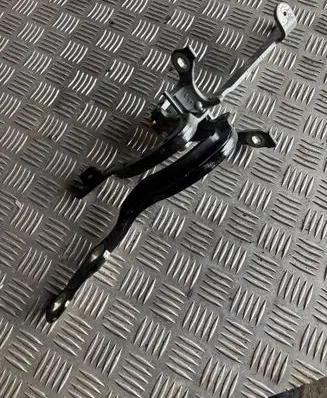 BMW 5 G30 G31 G38 Rear door lower hinge A046574 7390413 ES03A108