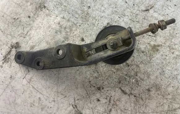 Mitsubishi Pajero Sport I Generator/alternator belt tensioner