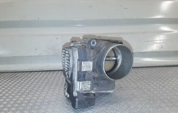 Volkswagen Golf Plus Throttle valve 03C133062A