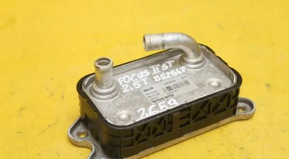 Ford Focus Engine oil radiator 30751911