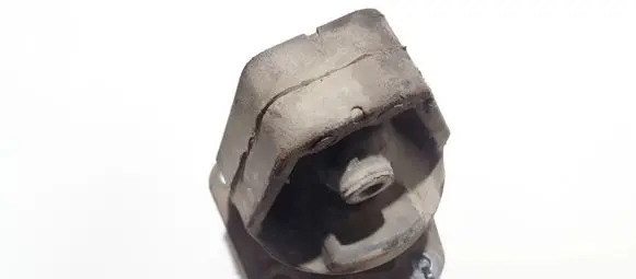 Honda Accord Engine mount bracket