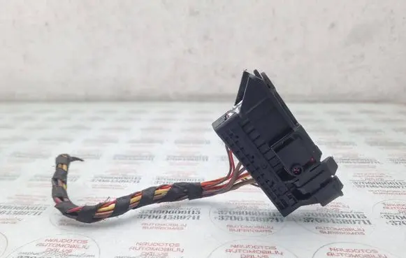 Volkswagen PASSAT B7 Front door wiring loom 1K0937722D