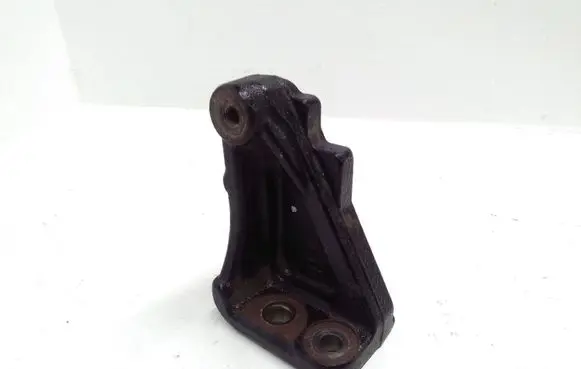 Mazda CX-3 Engine mounting bracket