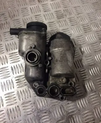 Volvo XC90 Oil filter mounting bracket 08642839
