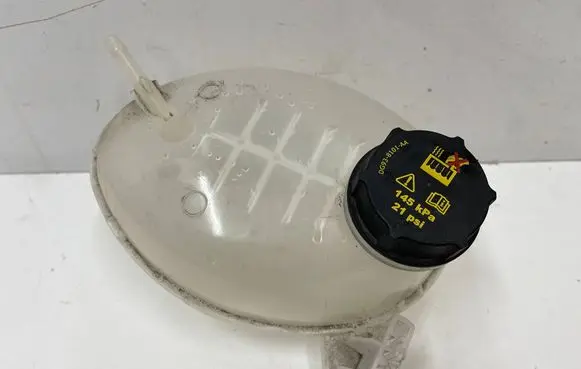 Ford Puma Coolant expansion tank/reservoir GN118A080AA