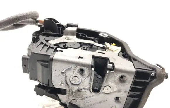 BMW X6 F16 Rear door lock 7281954