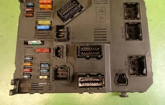 Citroen Xsara Picasso Fuse module