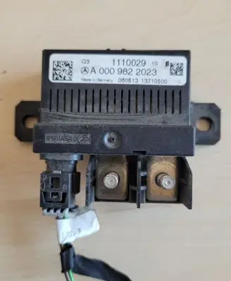 Mercedes-Benz Sprinter W906 Charging relay A0009822023