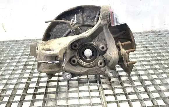 Volkswagen PASSAT B7 Front wheel hub spindle knuckle