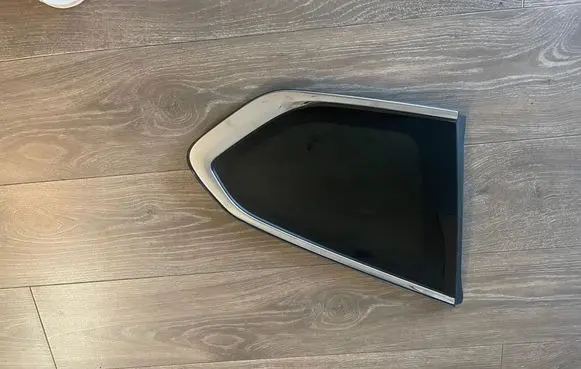 Hyundai Santa Fe Rear side window 43R019700 87810S1000