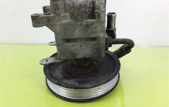 BMW 3 E46 Power steering pump 