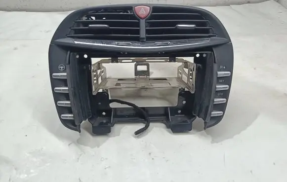 Lancia Delta III Dash center air vent grill 7354775810 226637 MDD844