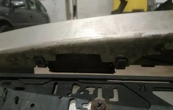Mazda 3 I Number plate light