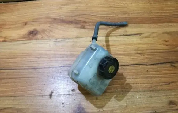 Opel Zafira A Brake fluid reservoir 32066734 5566