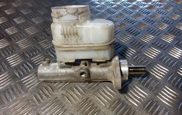 Honda CR-V Master brake cylinder