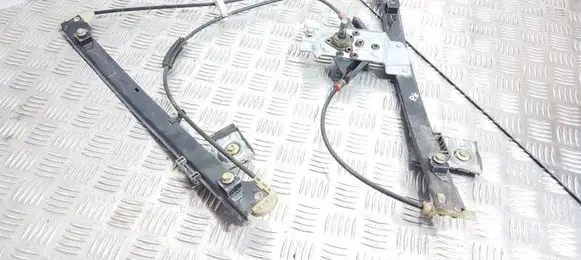 Volkswagen Golf III Front door manual window regulator 1H0837401B