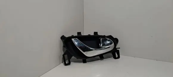 Nissan Qashqai Front door interior handle 80670
