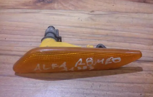 Alfa Romeo 156 Front fender indicator light 02132000