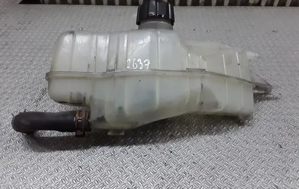 Nissan Note (E11) Coolant expansion tank/reservoir