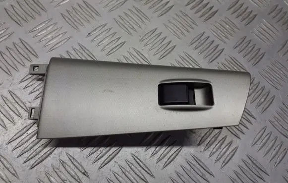 Toyota Corolla E120 E130 Quarter vent window switch 74231-02280