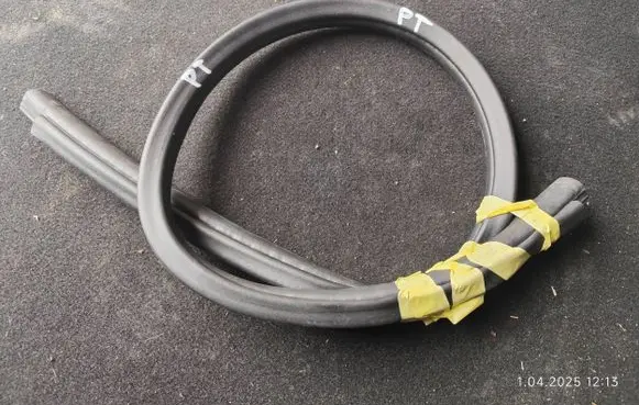 Mitsubishi Space Star Rear door rubber seal (on body) 