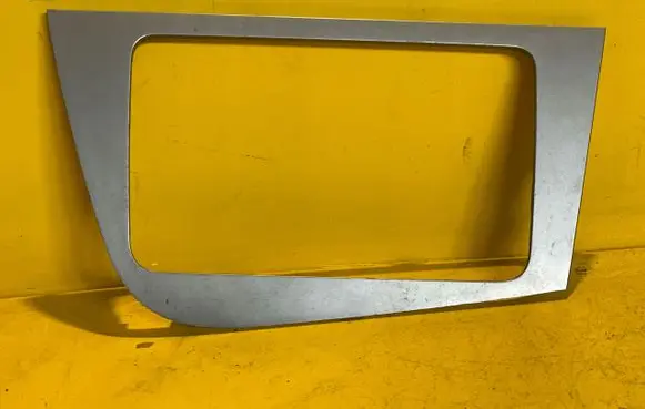 Seat Leon (1P) Radio/GPS head unit trim 
