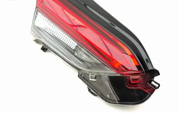Tailgate rear/tail lights