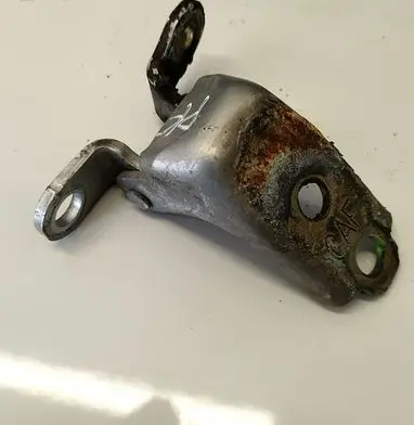 Honda CR-V Front door upper hinge 