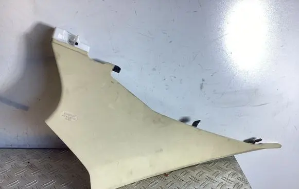 (D)pillar trim (top)