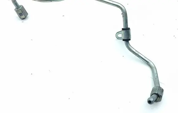 Toyota RAV 4 (XA50) Fuel injector supply line/pipe 