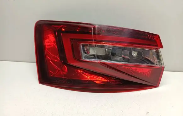 Skoda Superb B8 (3V) Rear/tail lights 