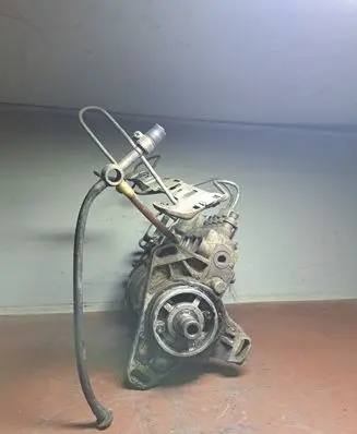 Mercedes-Benz E W124 Fuel injection high pressure pump 6020700101 0400075986 64288999