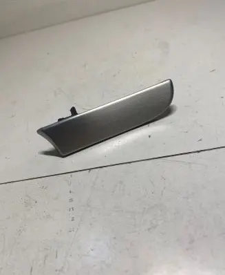 Dashboard glove box trim
