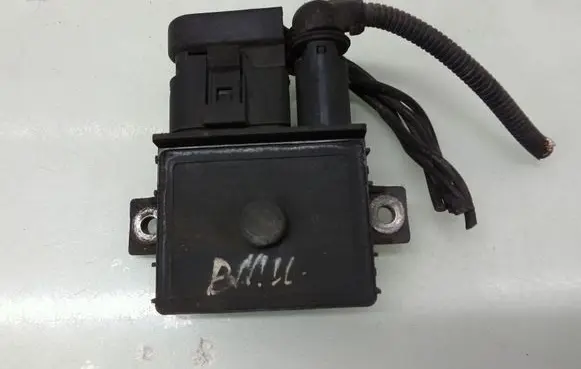 BMW 3 E90 E91 Glow plug pre-heat relay E2110022358