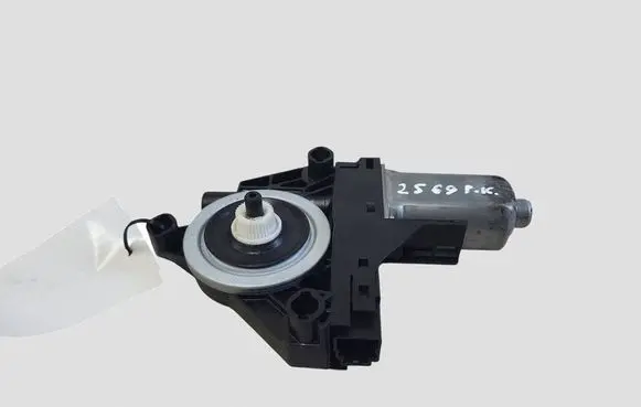 Volvo V40 Front door window regulator motor 966268103