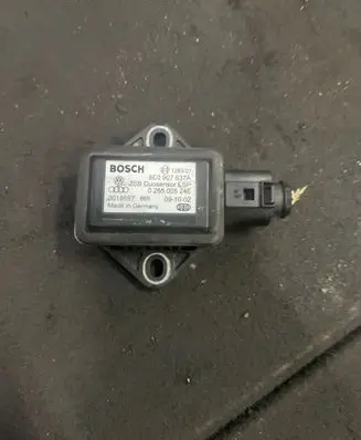 Audi A4 S4 B6 8E 8H ESP acceleration yaw rate sensor 8e0907637a