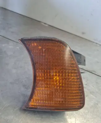 BMW 5 E34 Front indicator light 1364033 155041 427505