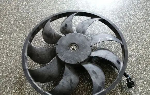 Nissan Leaf I (ZE0) Electric radiator cooling fan 4873LM0A