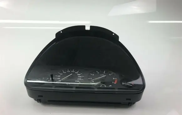 BMW 5 E39 Speedometer (instrument cluster) 8372359 K4085