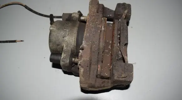 BMW 5 E39 Front brake caliper